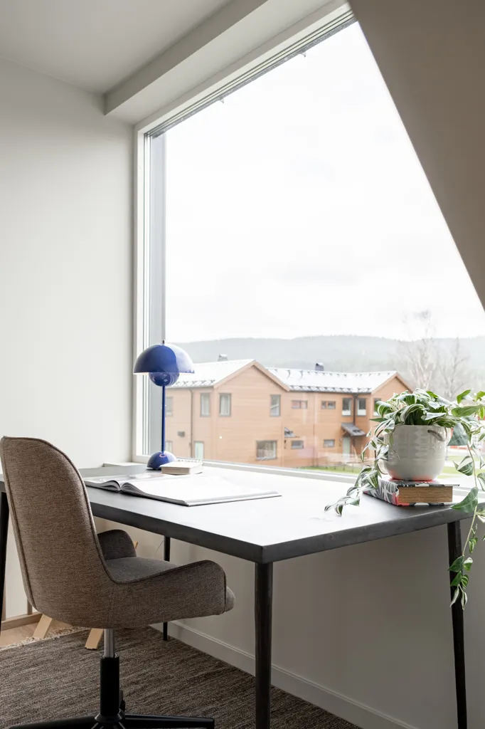 Bureau - Modern Apartment with River View in Duved