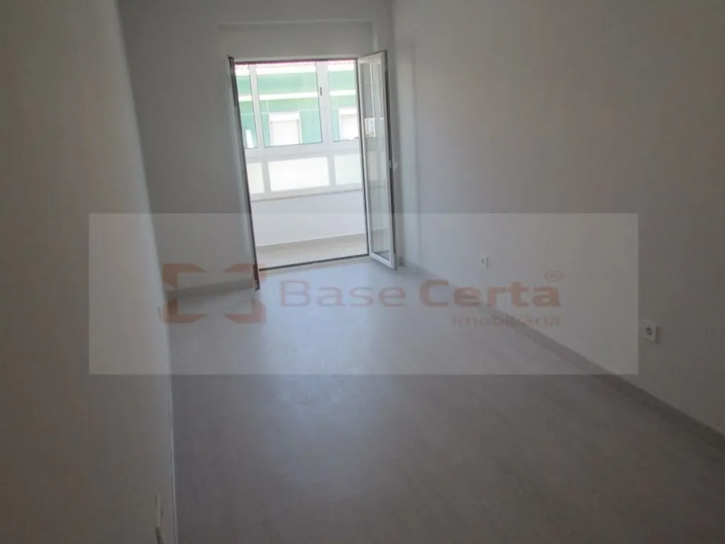 Pièces - Luxury Apartment with Beach Access in Oeiras