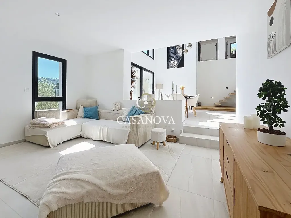 Séjour - Villa Contemporaine avec Vue Panoramique à Clermont-l'Hérault