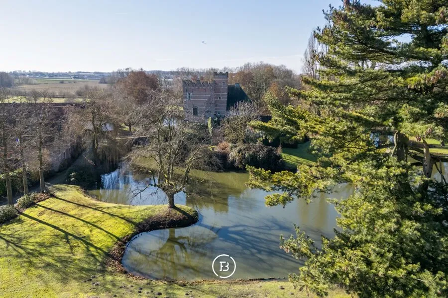 Õhuvaade - Charming Castle House with Pool near Hasselt
