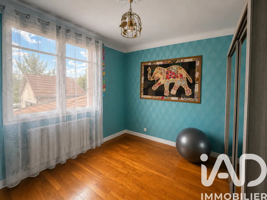 5-room house in Sainte-Geneviève-des-Bois