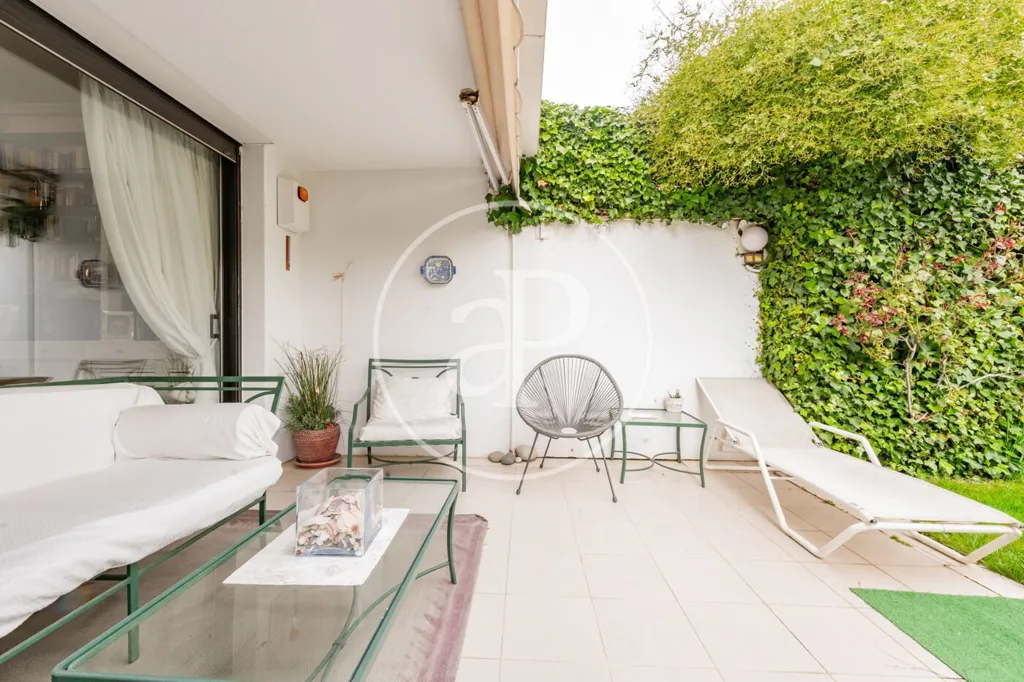 Terrass - Chalet with Pool in Parque Conde de Orgaz