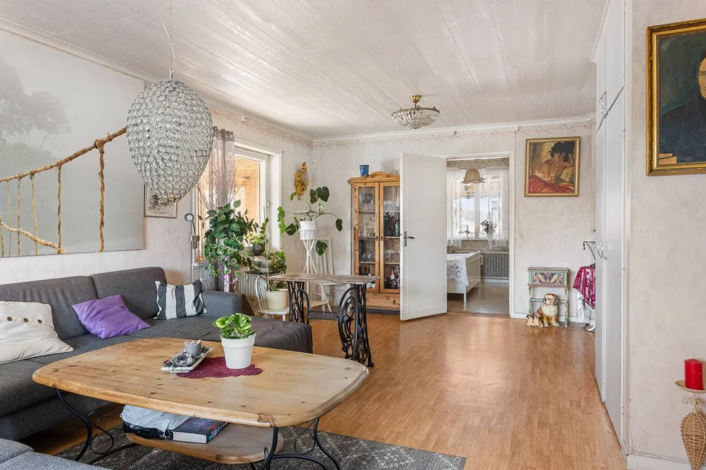Elutuba - Villa with Workshop in Söräng