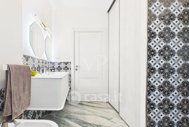 Vannitoad - Modernised Apartment with Balcony in Merano