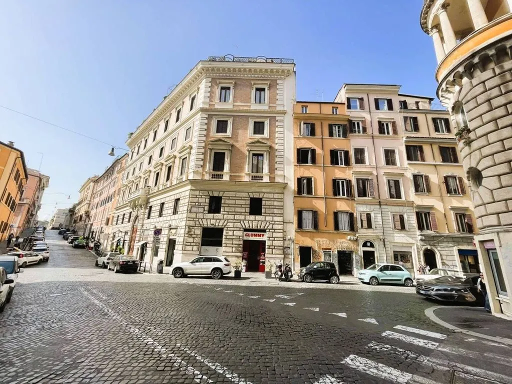 Välivaade - Luxury Flat with Balcony in Rome's Monti