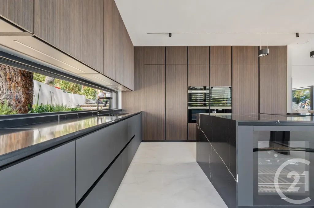 Cuisine - Villa Contemporaine avec Vue Mer à Èze