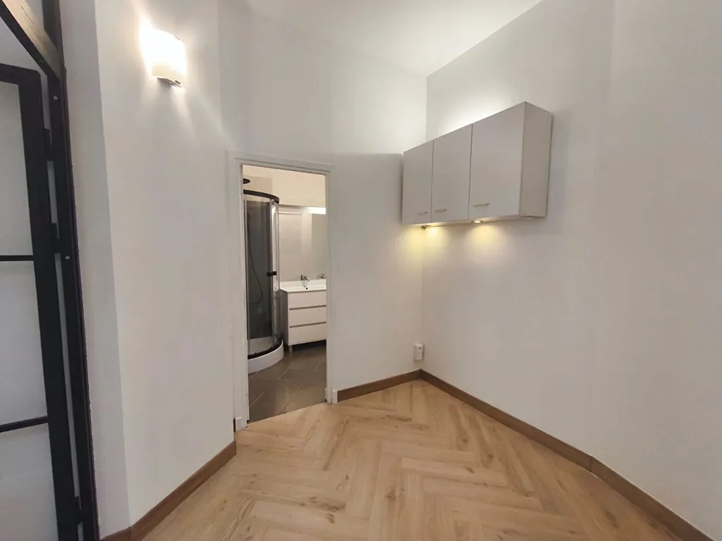 Hallway - Renovated 1-Bed Flat in Lille Centre