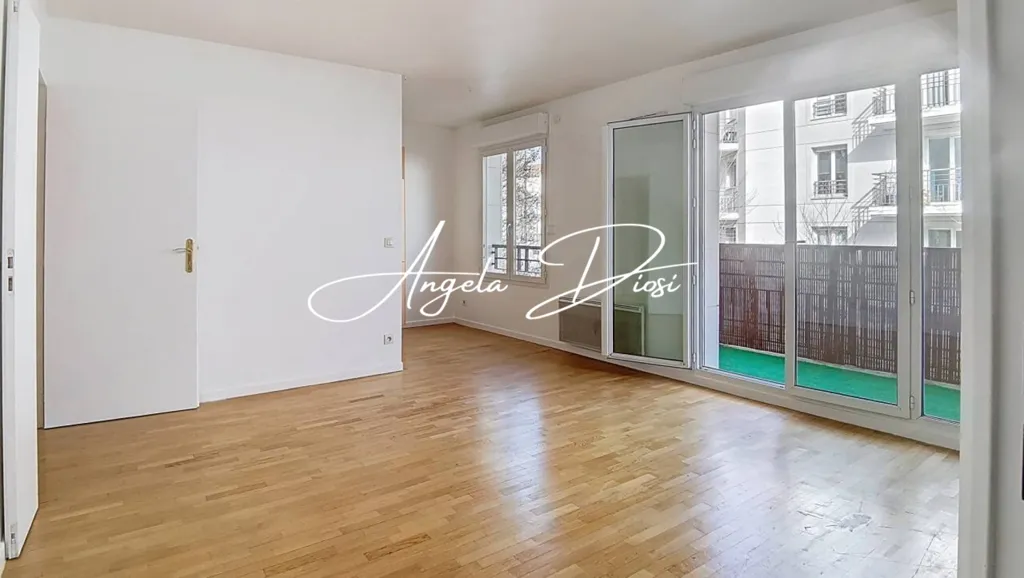 Pièces - Appartement avec Balcon et Parking à Antony