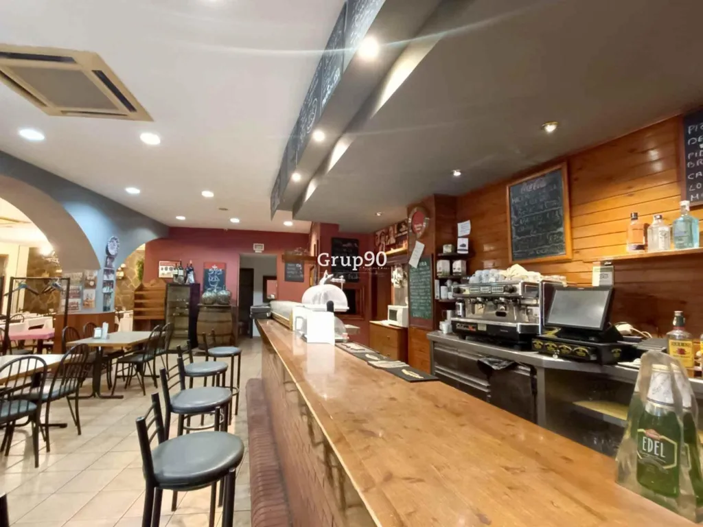 Rooms - Restaurant for Rent with Terrace in Lleida