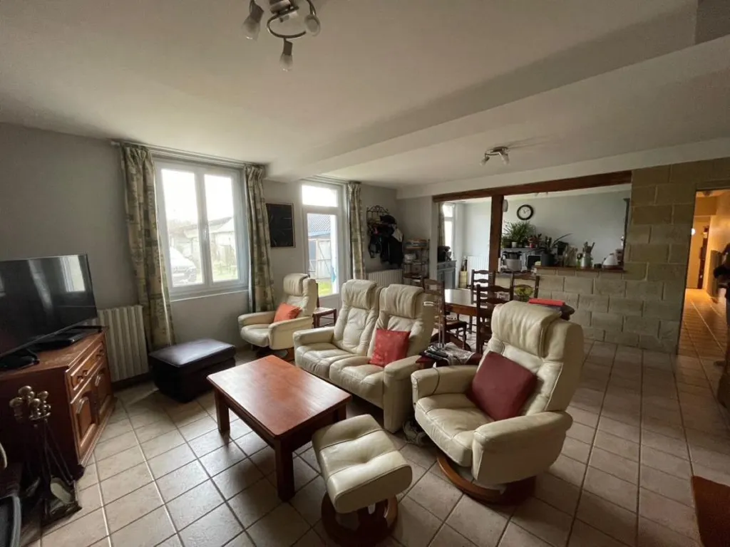 Elutuba - Charming Longère with Extensive Garden in Saint Philbert du Peuple