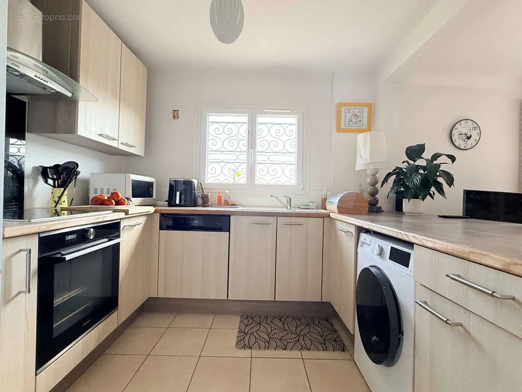 Cucina - Villa with Panoramic View near Seillans