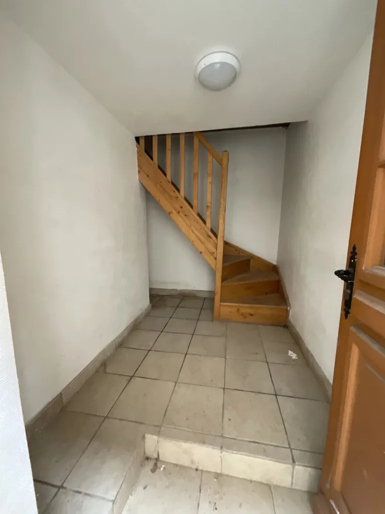 Pièces - Appartement Triplex en Centre-Ville à Réalmont