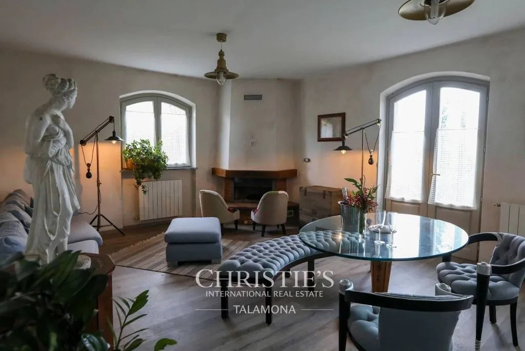 Living Room - Historic Villa with Pool in Oleggio, Piedmont
