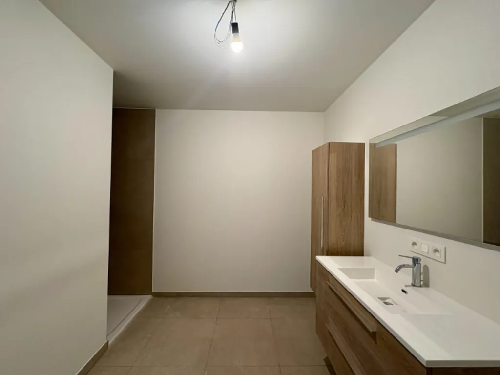 Vannitoad - Modern Apartment with Terrace in Evergem