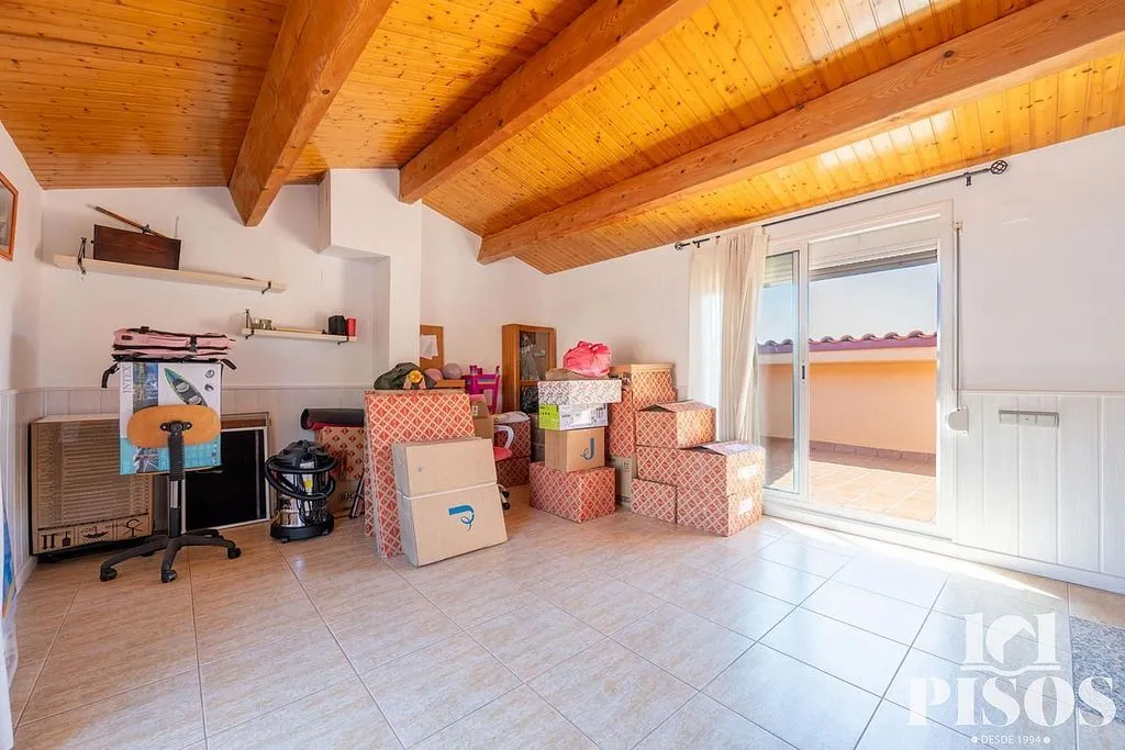 Terraced House with Balcony in Ca n'Oriol