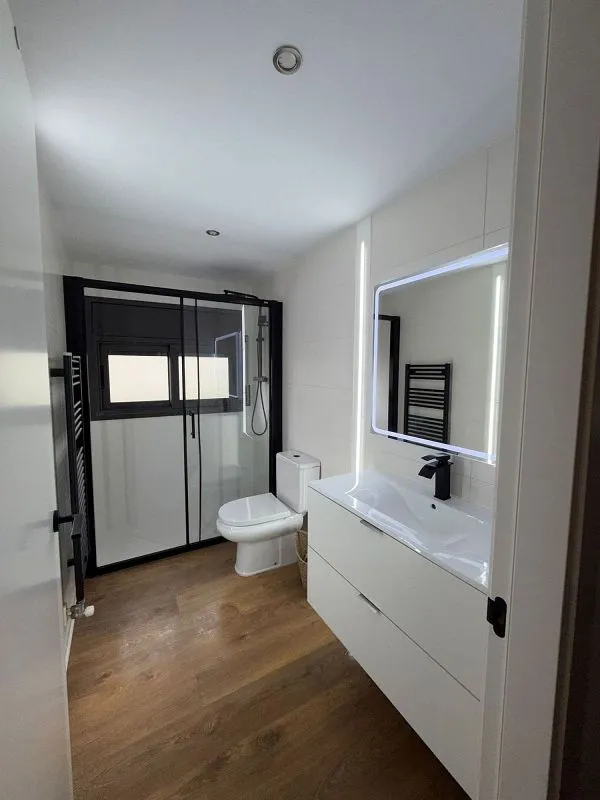 Salles de bain - 1-Bedroom Apartment with Balcony in Blanes Centre