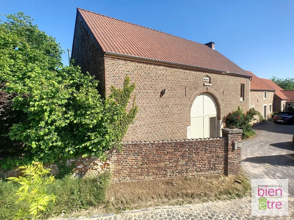 Välivaade - Historic House with Courtyard in Dongelberg