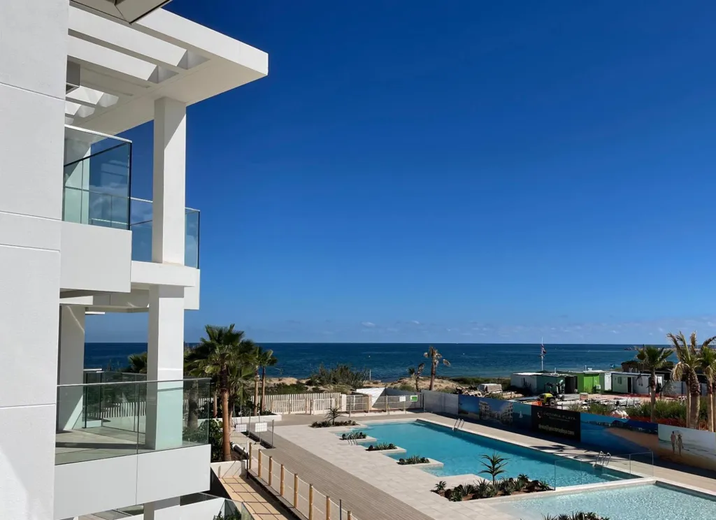 Bassein - Beachfront Apartment with Sea Views in Dénia
