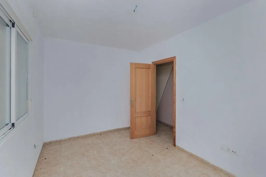 Toad - Occupied Flat with Terrace in Vícar