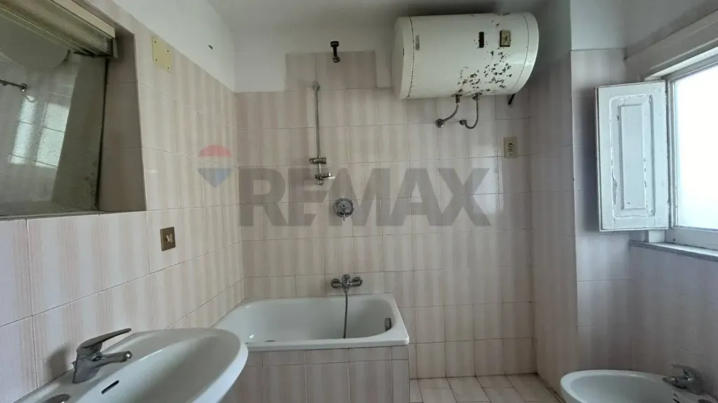 Salles de bain - Apartment with Balcony in Central Afragola