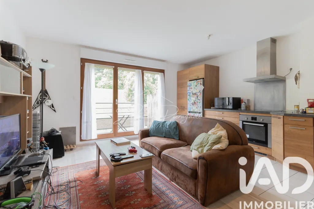 Séjour - Appartement Récemment Construit avec Terrasse à Maffliers