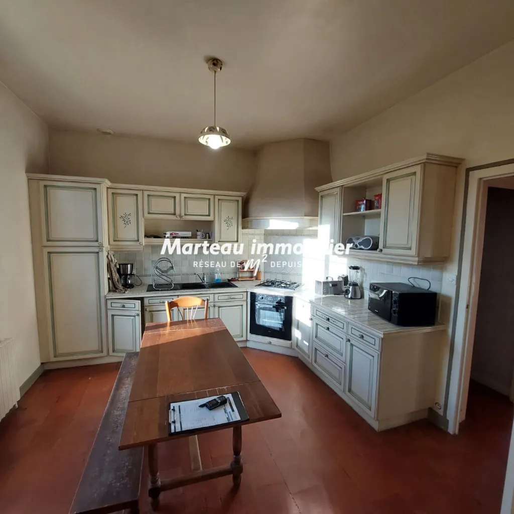 Cucina - Spacious 7-Room House with Garden in Arnage