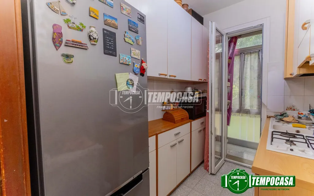 Cuisine - 3-Bedroom Apartment with Balcony in Milan