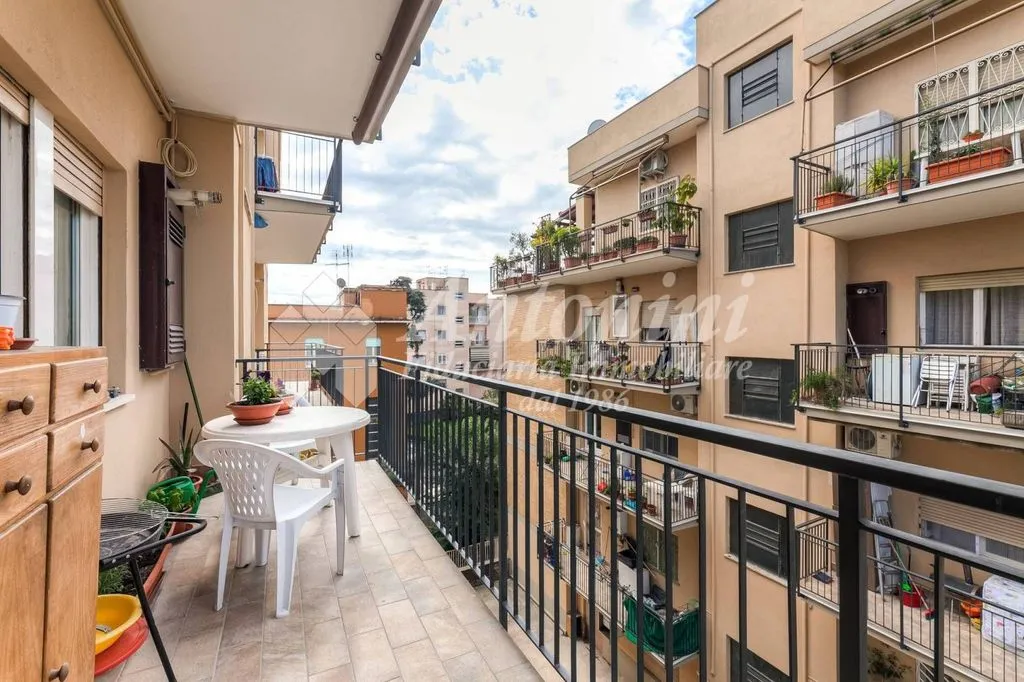 Rõdu - Luxury Flat with Balcony in Rome