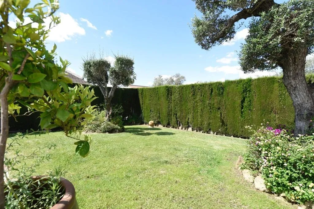 Jardin - Chalet with Infinity Pool in Espartinas