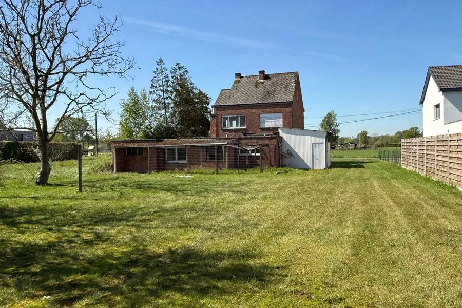 Garden - Renovatable House with Garden in Baal