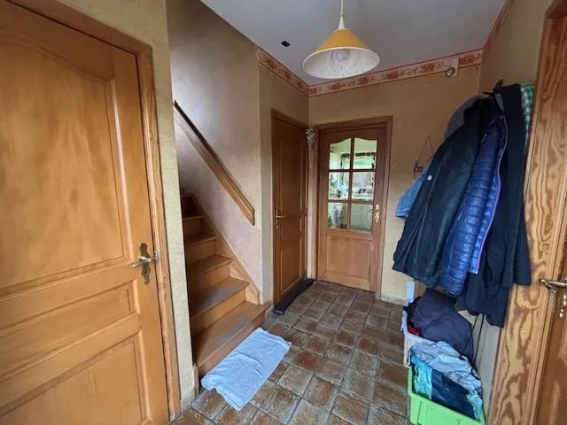 Entrée - Maison 3 Façades avec Jardin à Pondrome