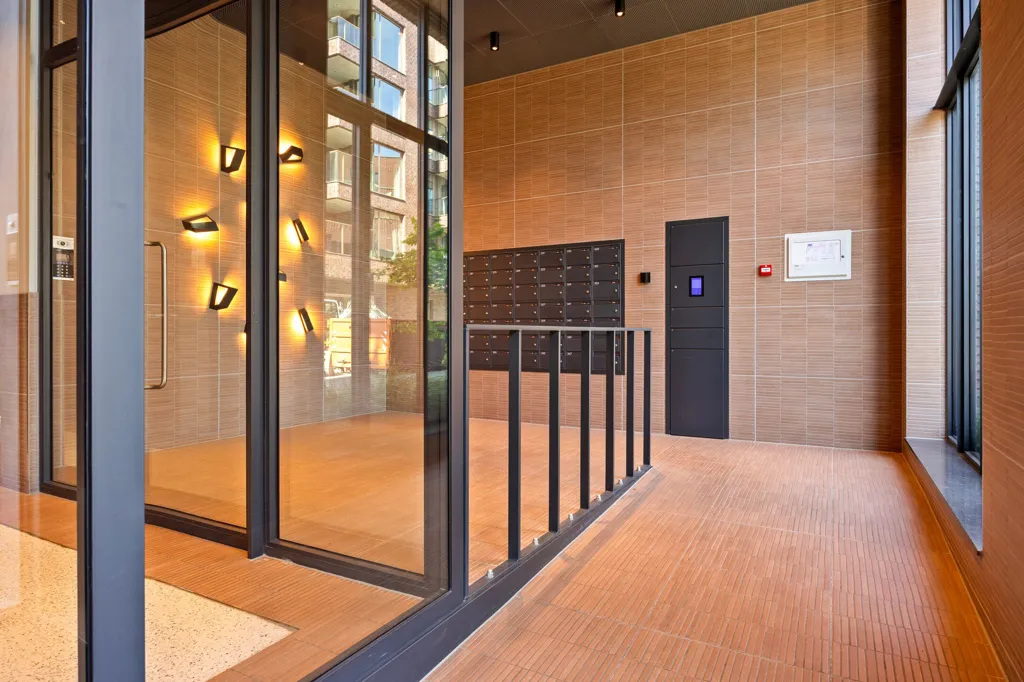 hallway_entrance