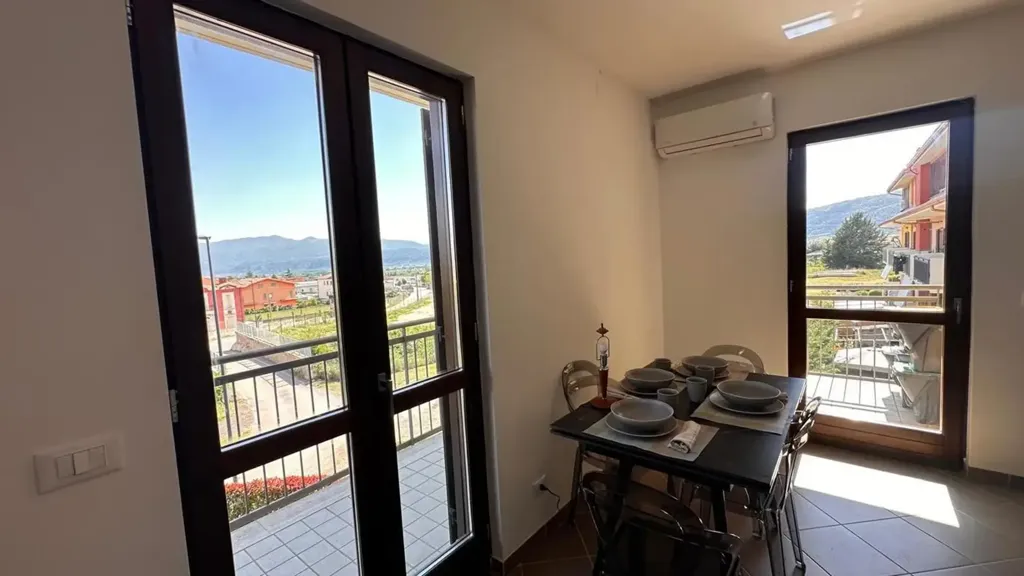 Söögituba - Twin-Storey Apartment with Balcony in Avezzano