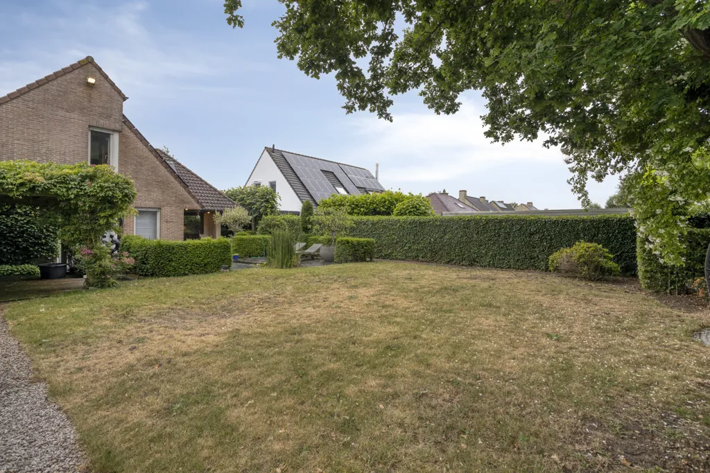 Aed - Villa with Solar Panels in Sint-And