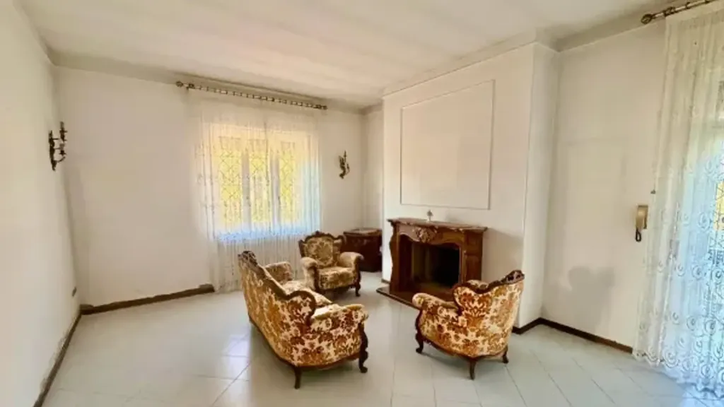 Elutuba - Bifamiliar Villa with Garden in Caorso