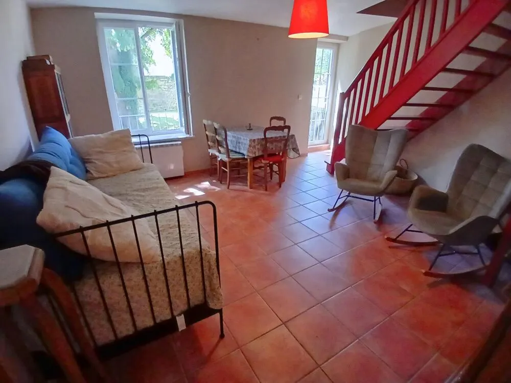 Séjour - Appartement Triplex avec Parking dans le Quartier des Commards