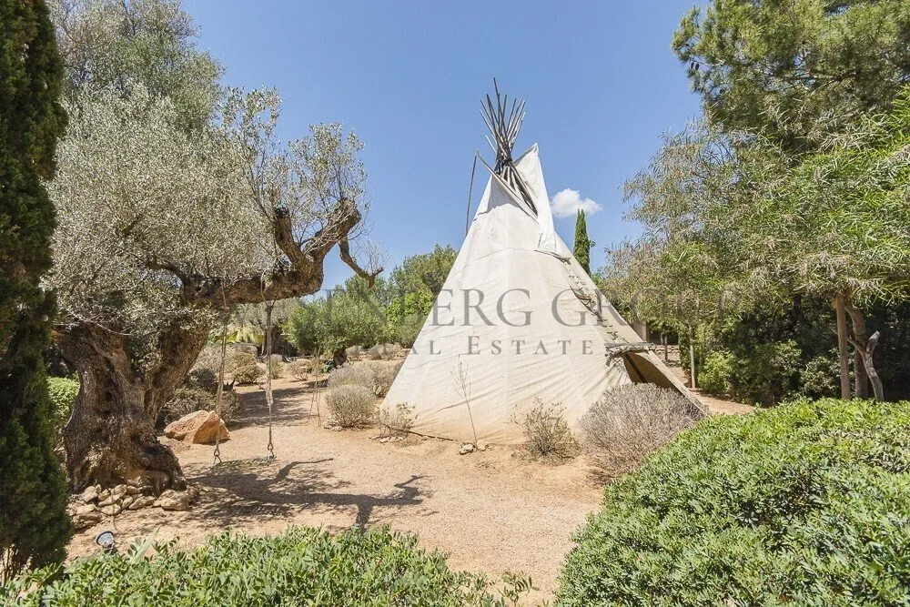 Jardin - Historic Chalet with Pool and Terrace in Sant Josep