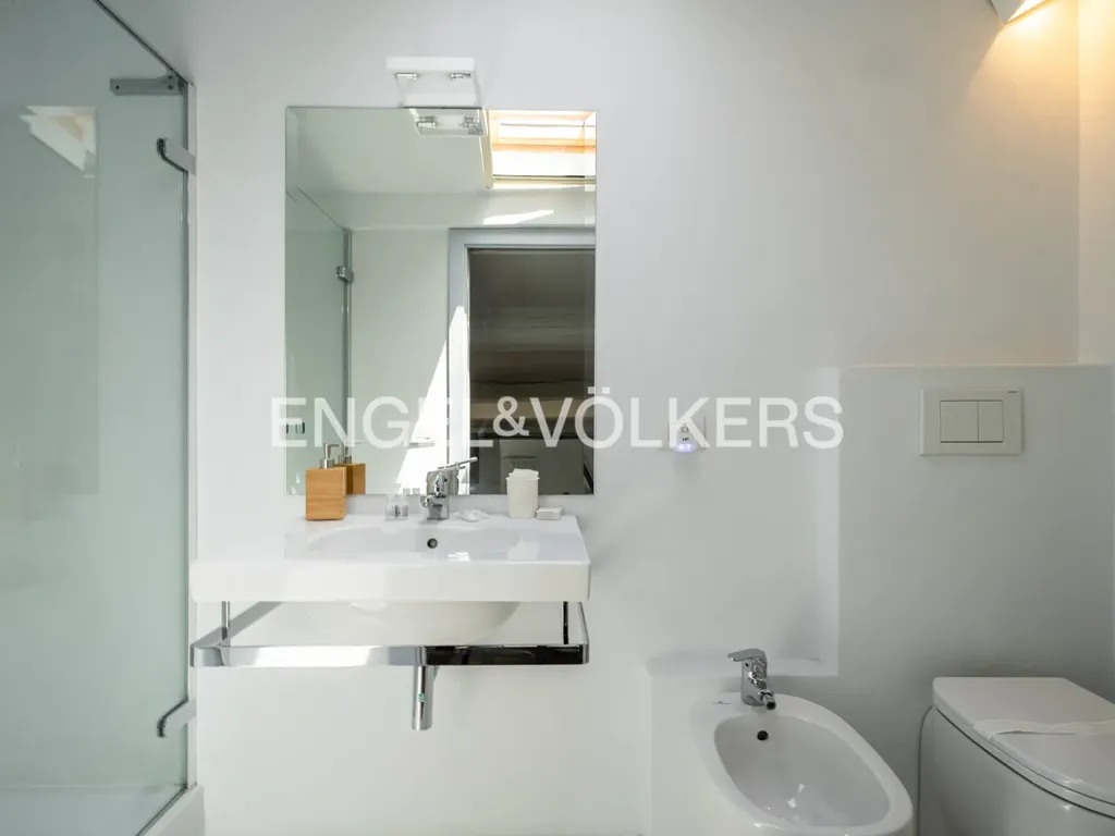 Salles de bain - Renovated Apartment with Rooftop Views in Florence