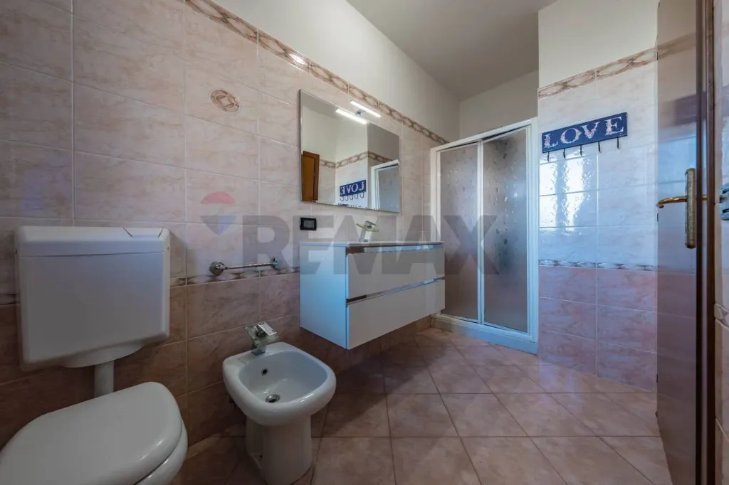 Salles de bain - Energy-Efficient Semi-Detached Villa in Vigarano Mainarda