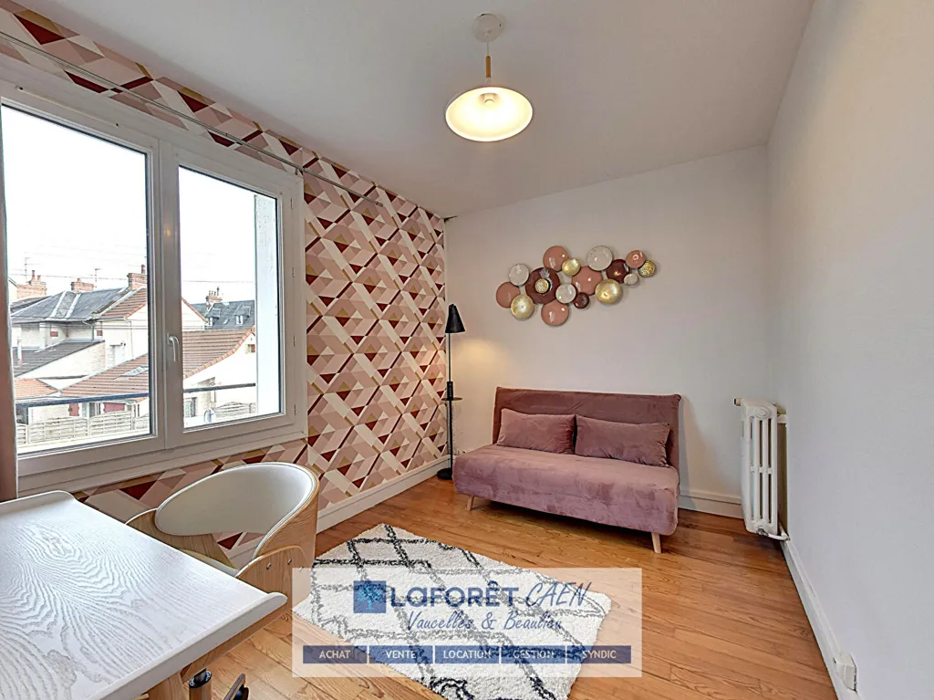 Bedrooms - 1-Bedroom Flat with Balcony in Caen