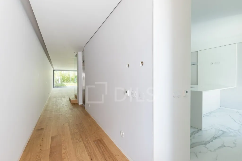 Esik - Triplex with Garden in Foz do Douro