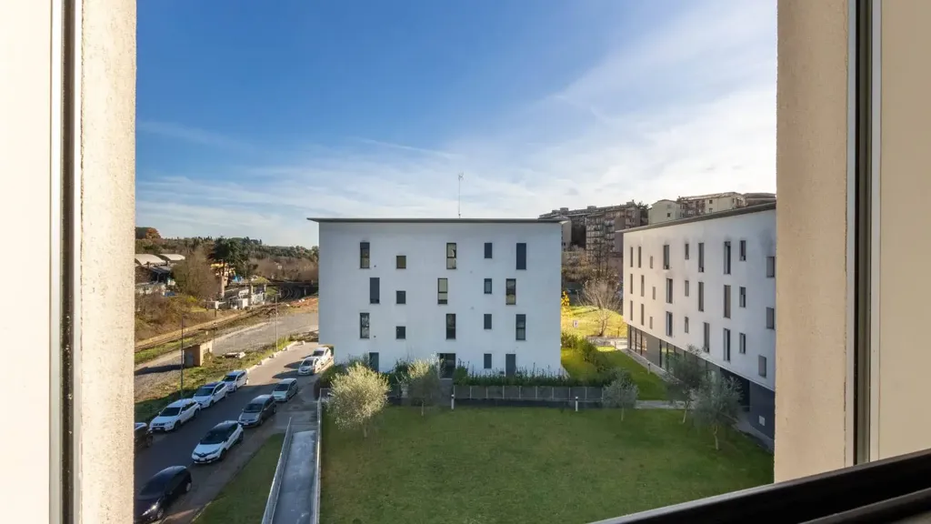 Rõdu - Apartment with Long Balcony in Siena