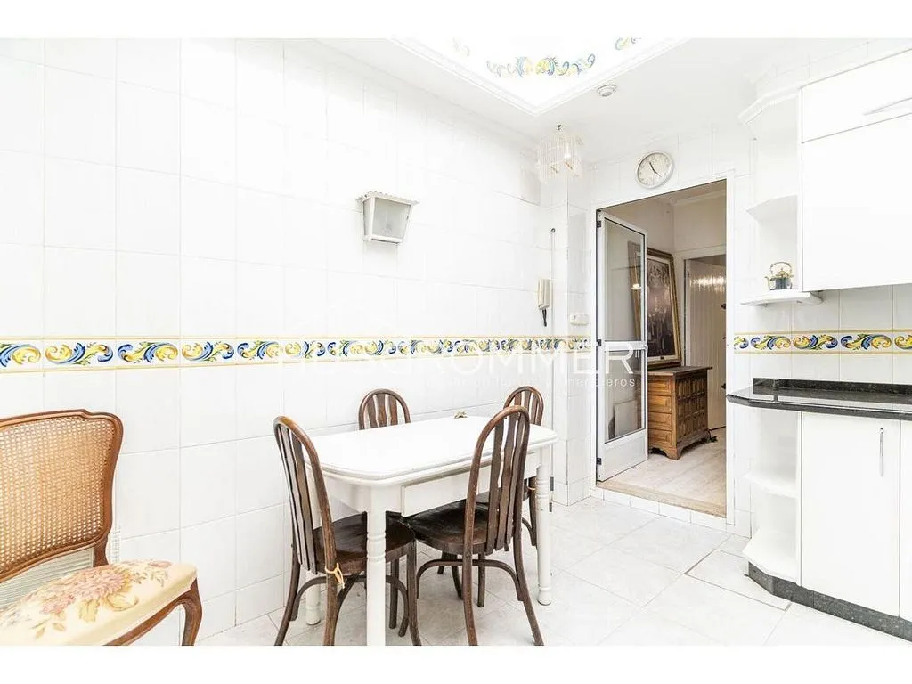 Söögituba - Dual-Unit Property with Central Location in Vila-real