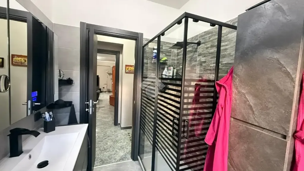 Vannitoad - Spacious Apartment with Terrace in Rende