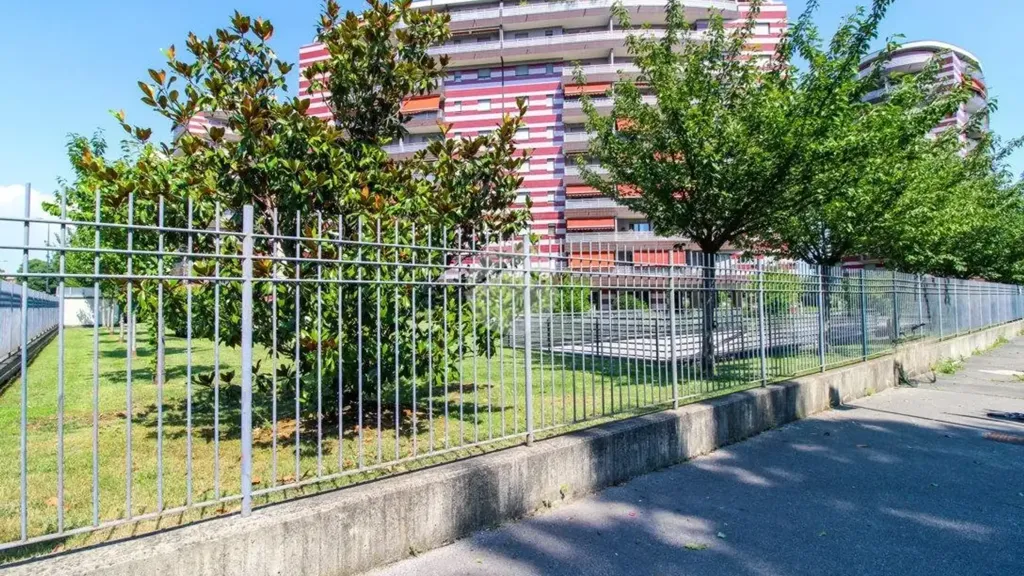 Aed - Bright 2-Bedroom Apartment with Balcony in Milan