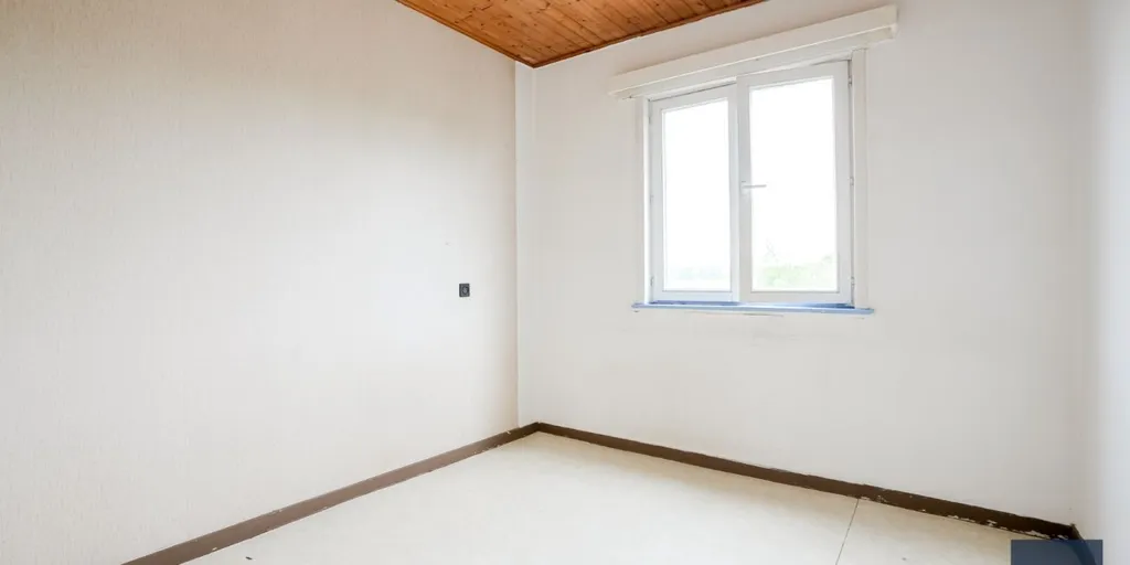Pièces - Maison à Renover avec Jardin à Zomergem
