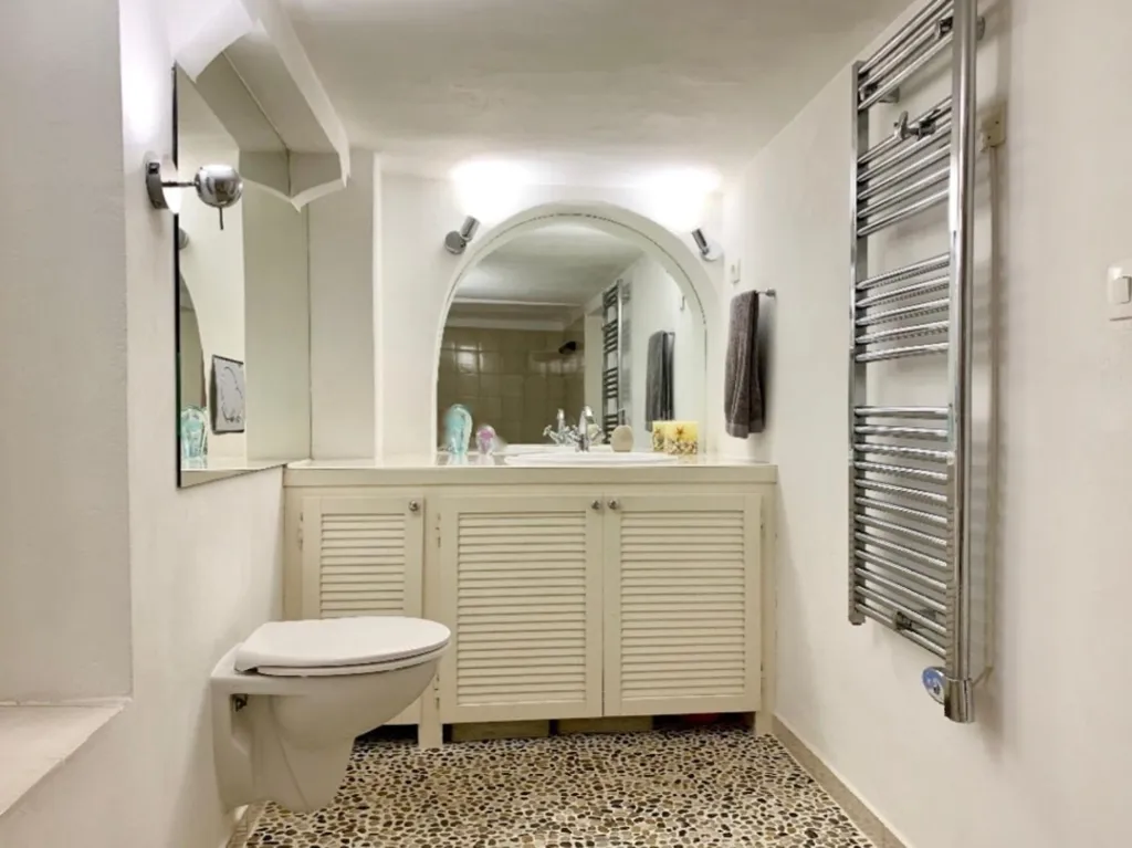 Bagni - Authentic Village House with Sea View in Roquebrune-Cap-Martin