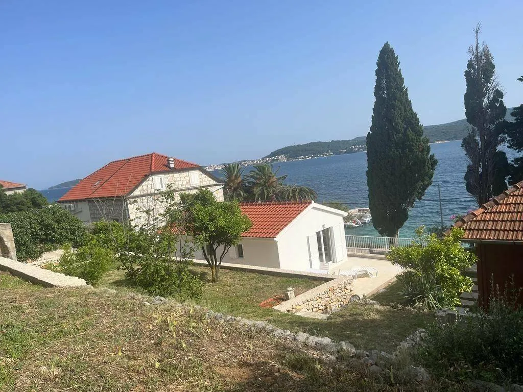 Garden - Beachfront Property with Terrace in Orebić