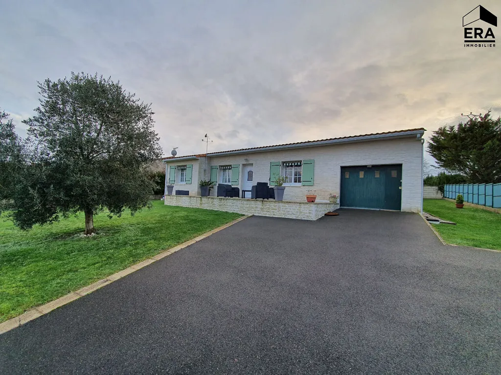 Exterior - Detached House with Pool in La Couronne