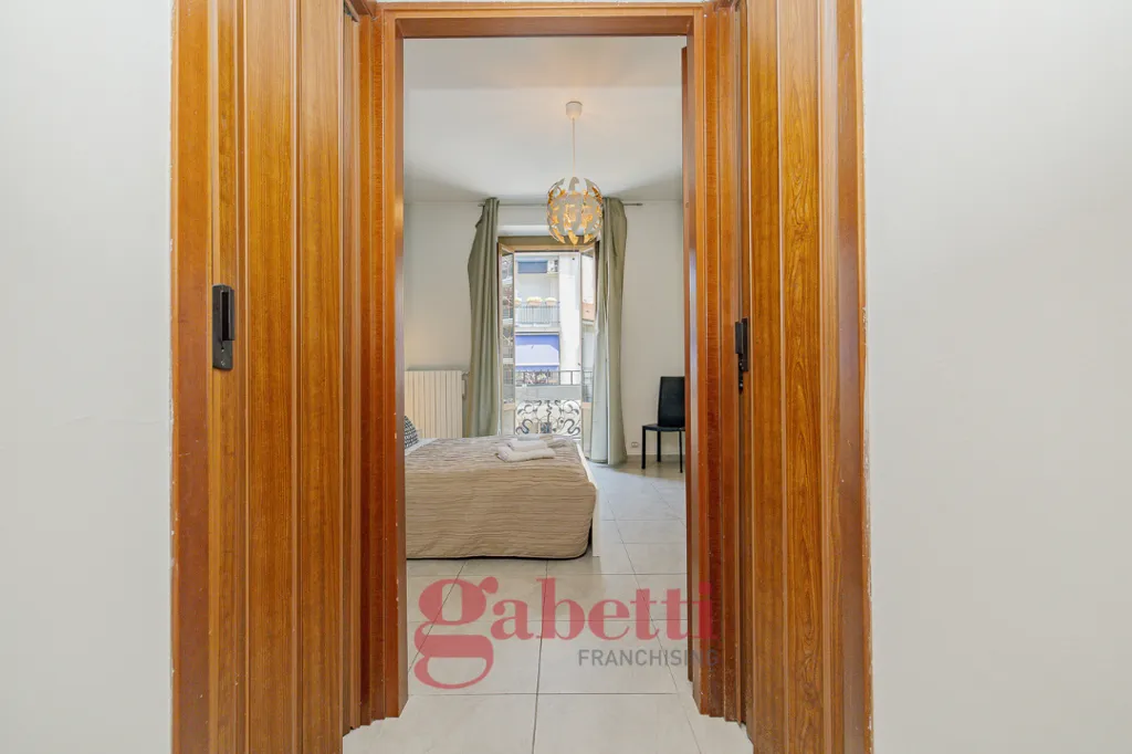 Camere da letto - Appartamento con terrazzino in stabile d'epoca a Milano